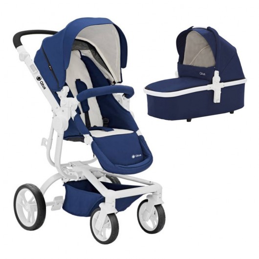 Poussette bleu et shop blanc